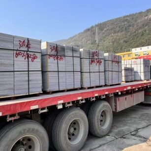 拉萨 芝麻灰地铺石出货日常