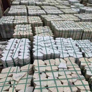 拉萨 黄金麻白麻花岗岩荔枝面地铺石(冰裂纹)