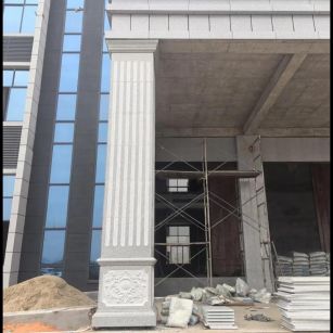 拉萨 芝麻白光面花岗岩门楼大柱（罗马柱）配雕花底座