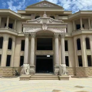 拉萨 黄金麻别墅外墙干挂，大柱，大象，蘑菇石，雕花板