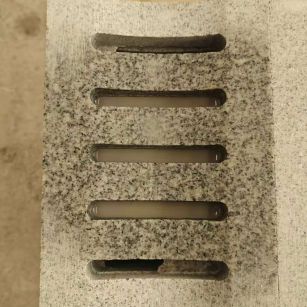 拉萨 芝麻白拉丝面花岗岩U型开槽排水槽