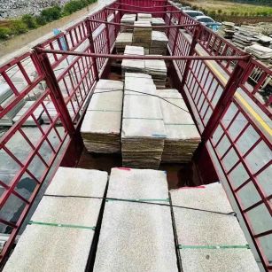 拉萨 黄金麻花岗岩荔枝面，光面毛板装车完成