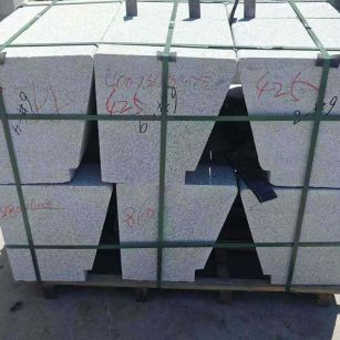 拉萨 芝麻白异形坐凳，石凳