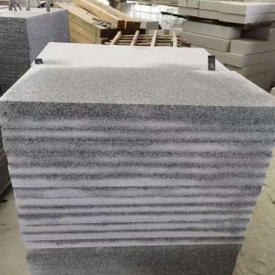 拉萨 芝麻白5公分火烧地铺成品，900*400，规格可定制