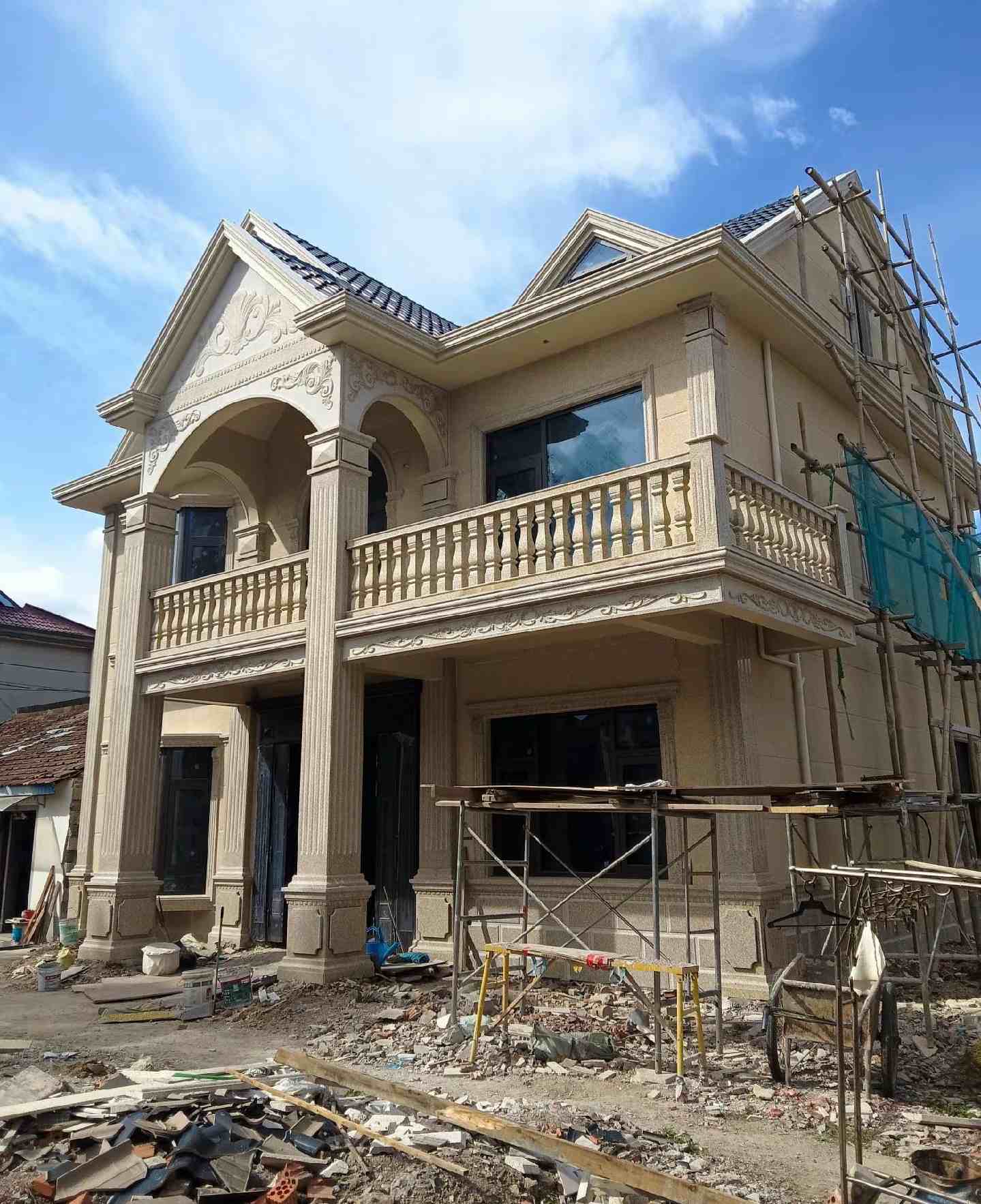 拉萨 黄金麻花岗岩石材私人别墅雕花门楼柱阳台栏杆