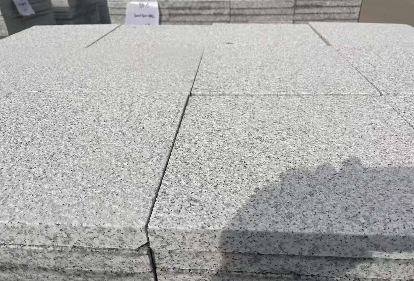 拉萨 白麻花岗岩石材推荐 荔枝面地铺石