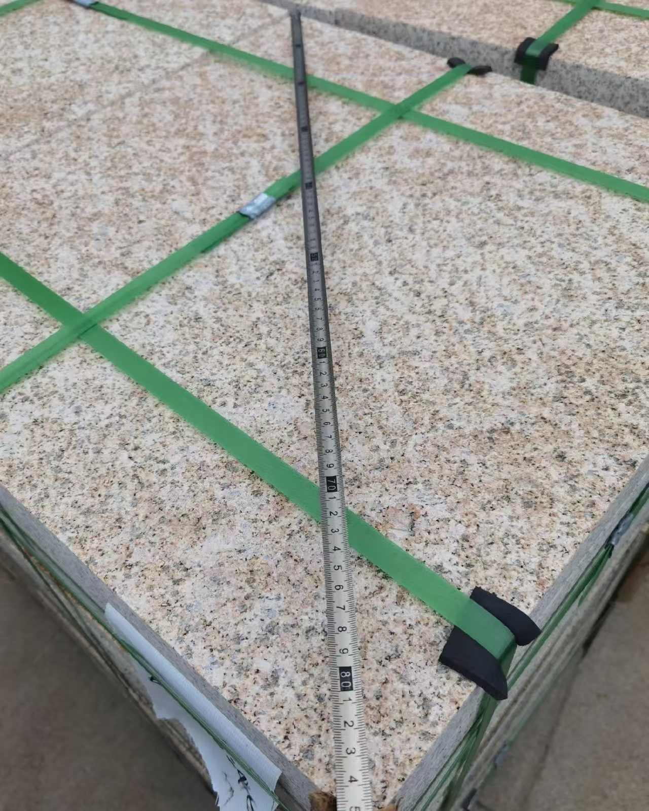 拉萨 黄金麻火烧面地铺石