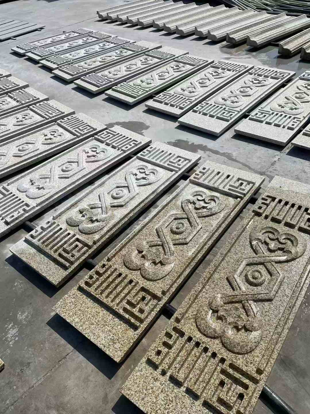 拉萨 黄金麻花岗岩外墙雕刻板