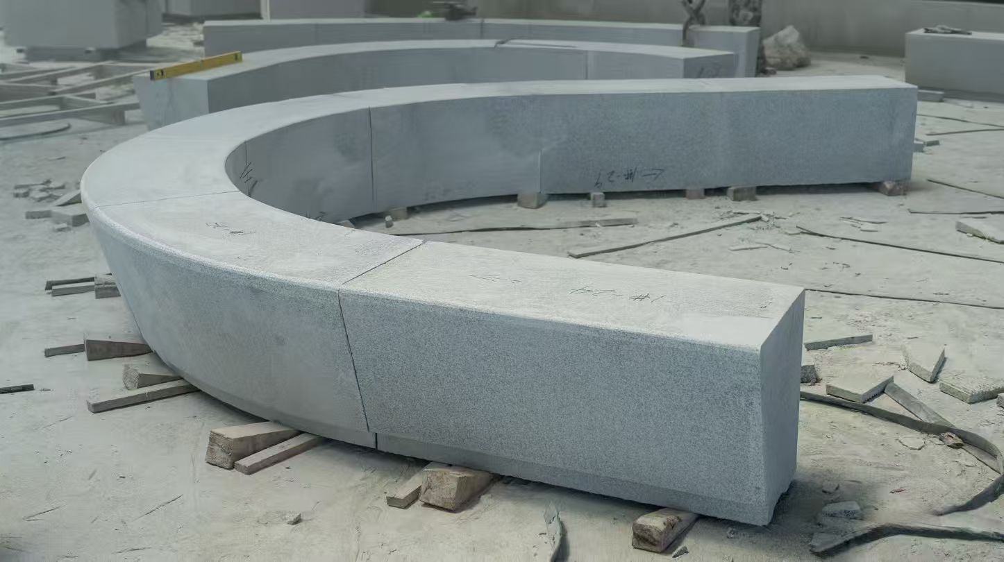 拉萨 芝麻白花岗岩光面弧形坐凳