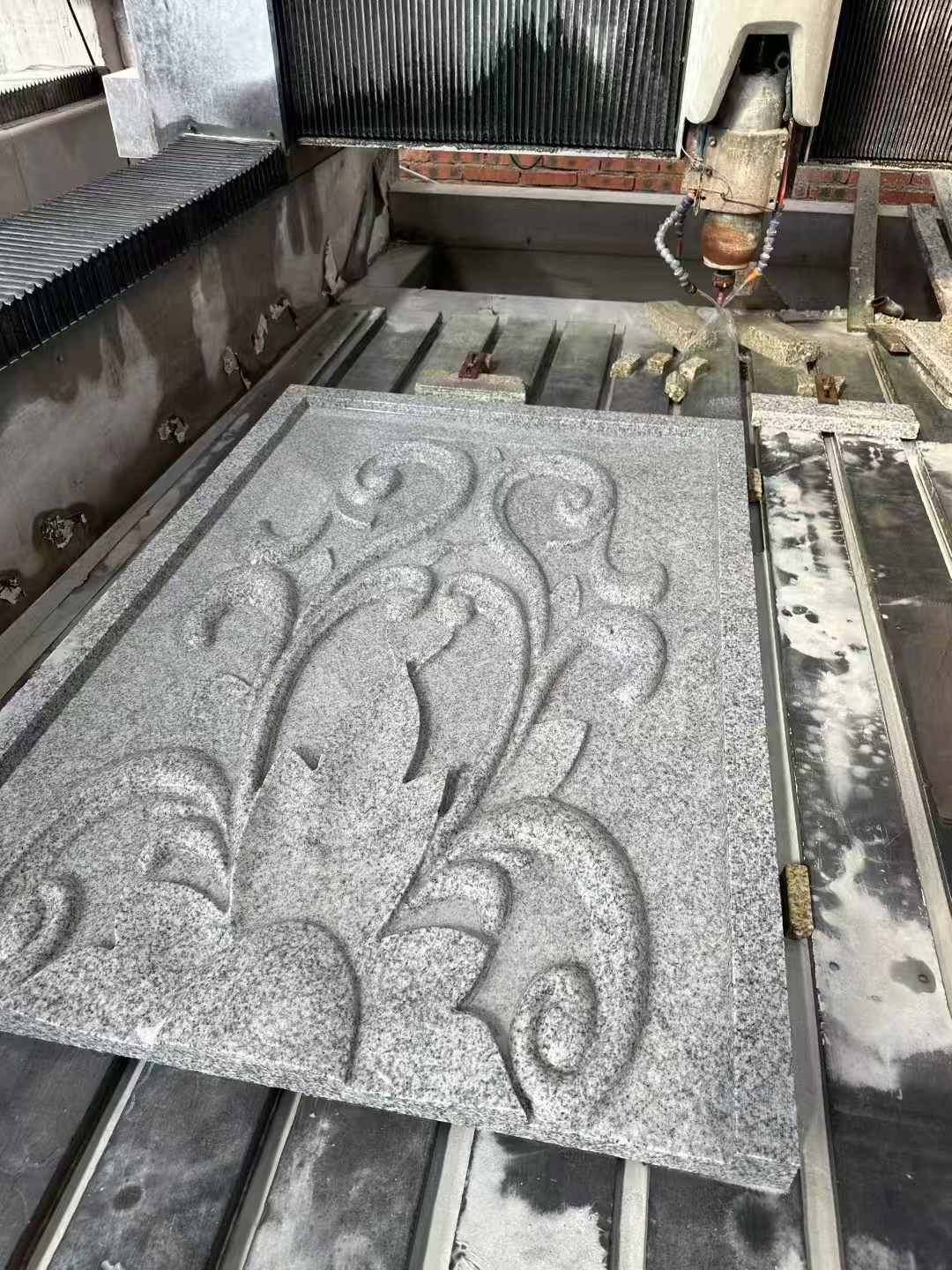 拉萨 白麻别墅干挂雕花板