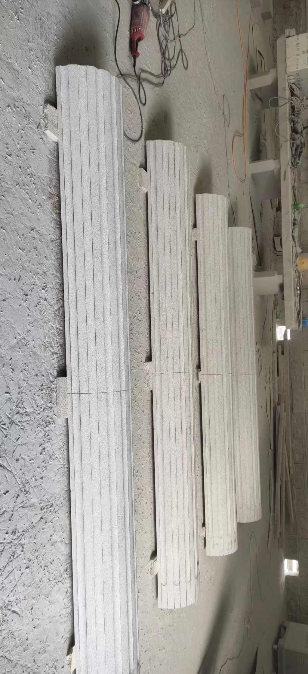 拉萨 花岗岩厂家带你看白麻花岗岩门楼大柱柱皮