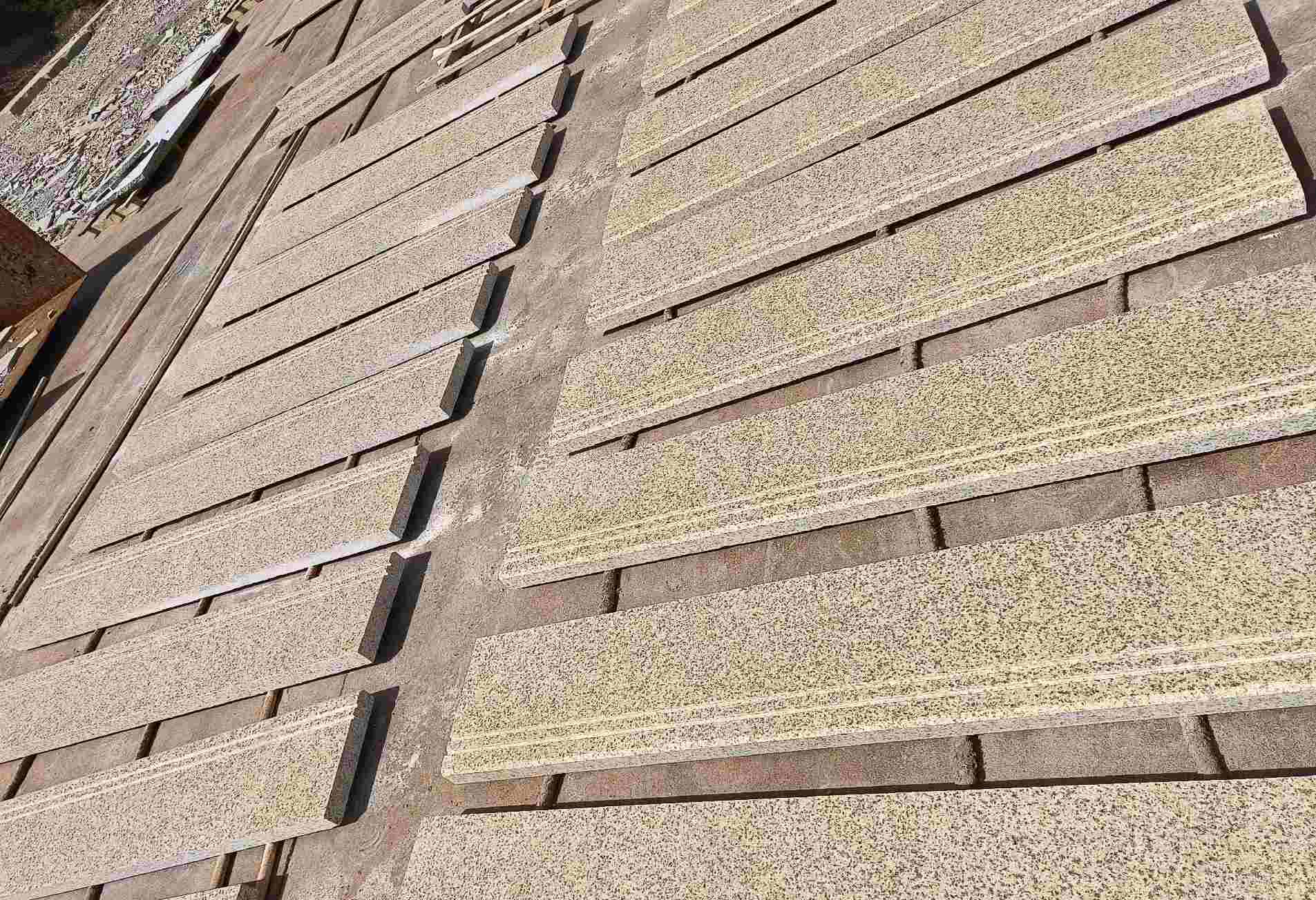 拉萨 黄金麻花岗岩光面楼梯踏步