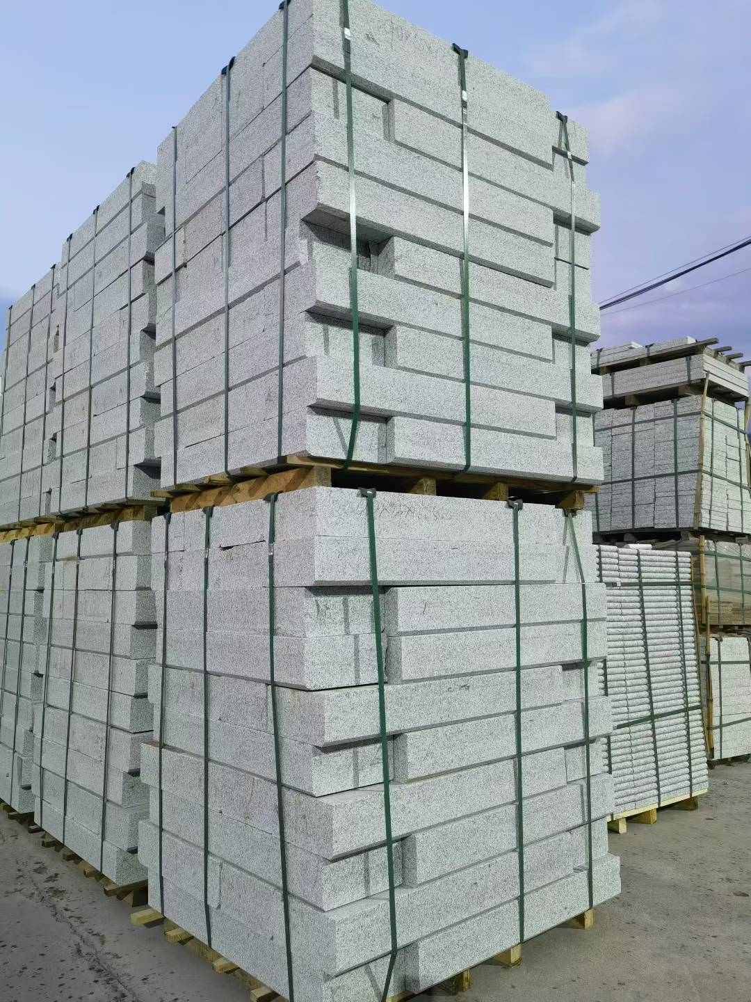 拉萨 芝麻白花岗岩路沿石，路缘石，路肩石，道牙，立缘石，马路牙子，街沿石，侧石等