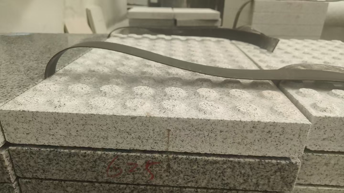 拉萨 芝麻白花岗岩6.0公分荔枝面五轴加工雕刻盲点