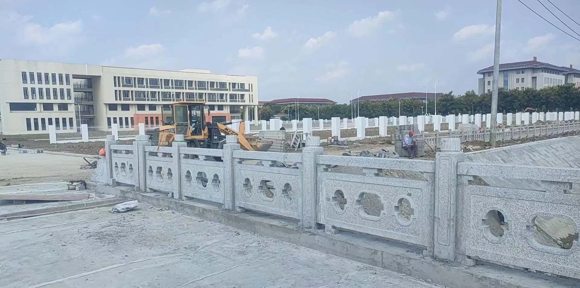 拉萨 白麻花岗岩荔枝面河道栏杆