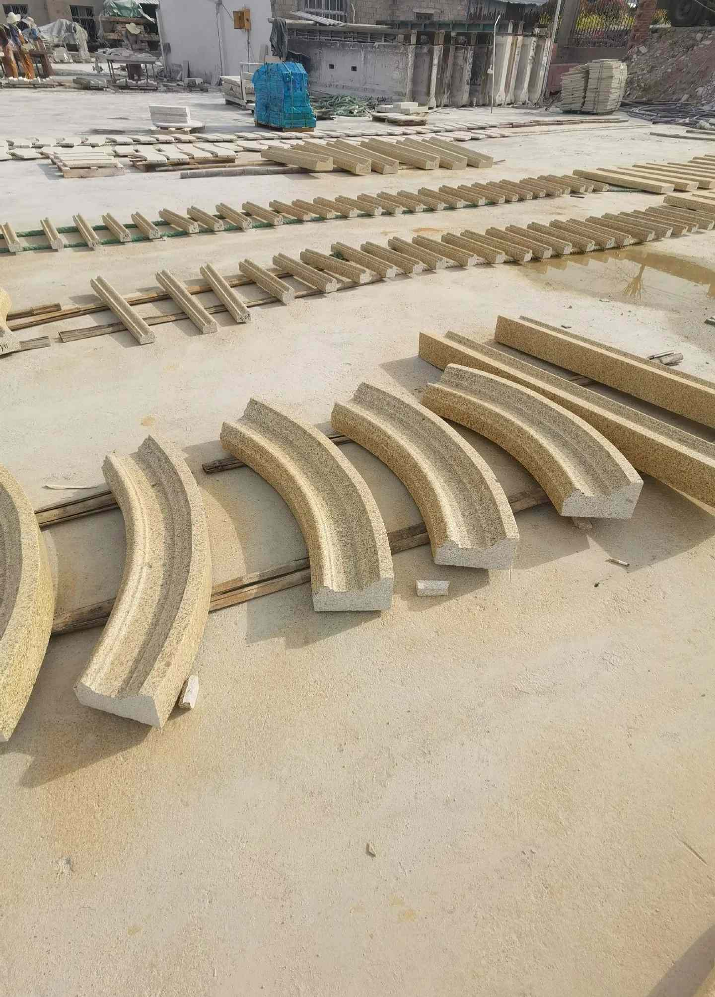 拉萨 黄金麻花岗岩别墅线条