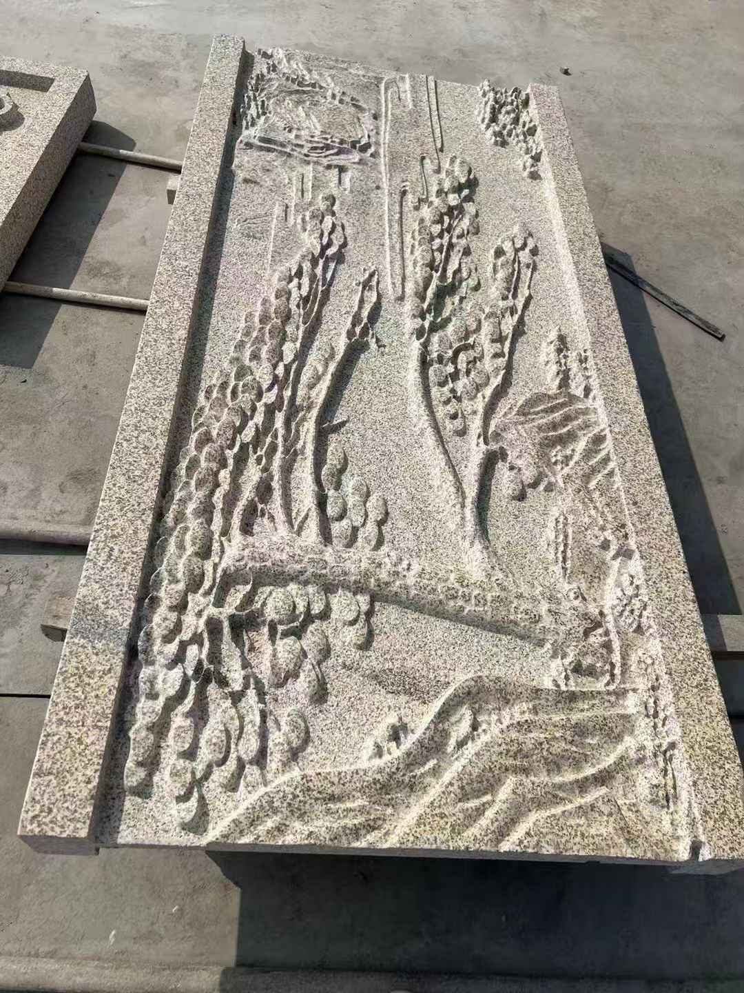 拉萨 黄金麻雕刻板浮雕迎客松