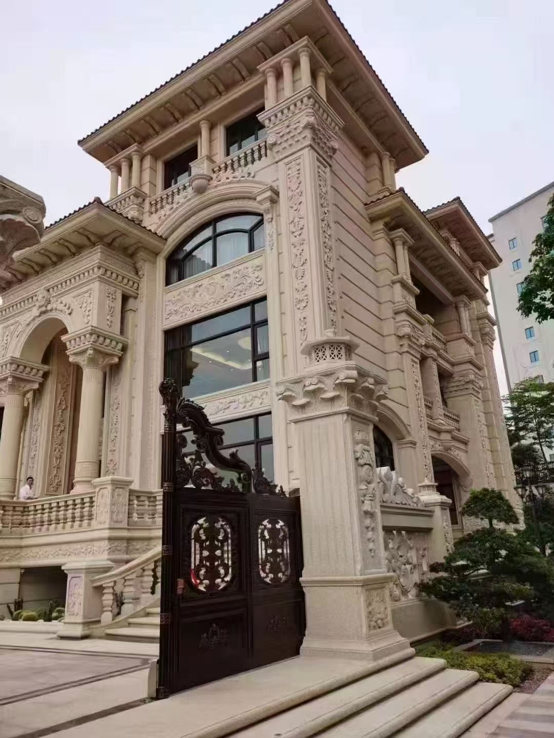 拉萨 黄金麻花岗岩别墅外墙干挂效果展示