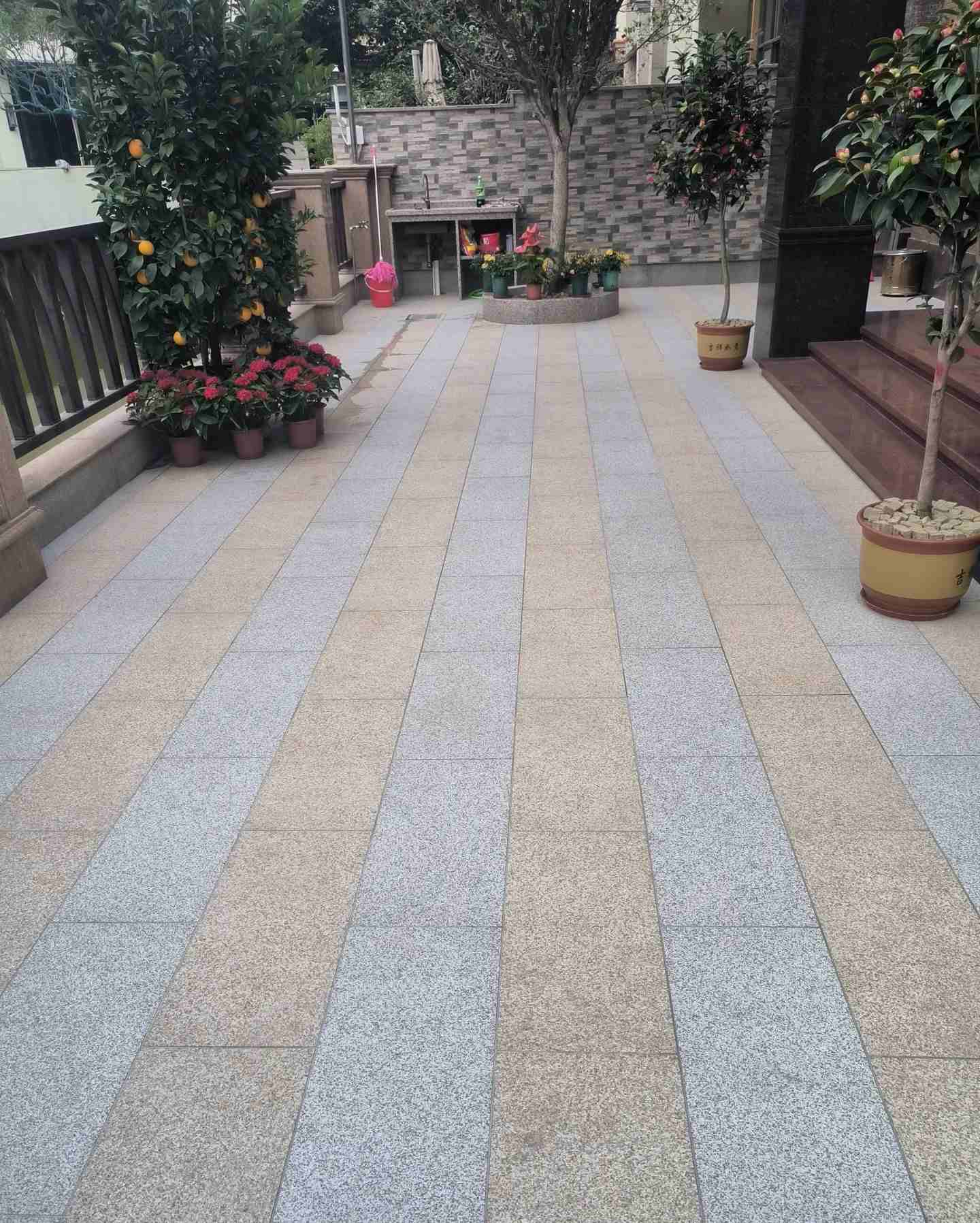 拉萨 黄金麻白麻荔枝面庭院铺装展示